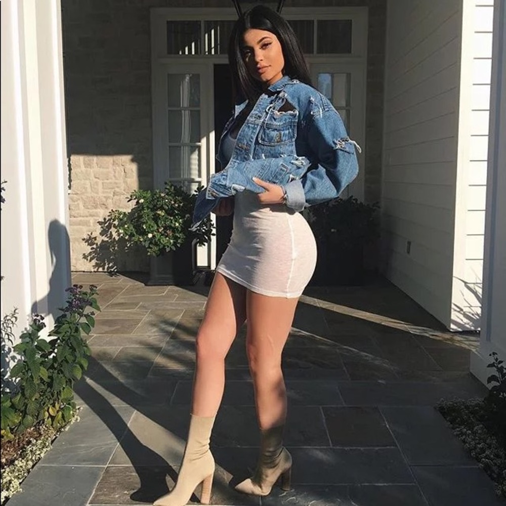 NWT YEEZY SEASON 4 - Never worn. White denim stretch ankle boot. Rare. Sold-out! - Picture 3 of 9